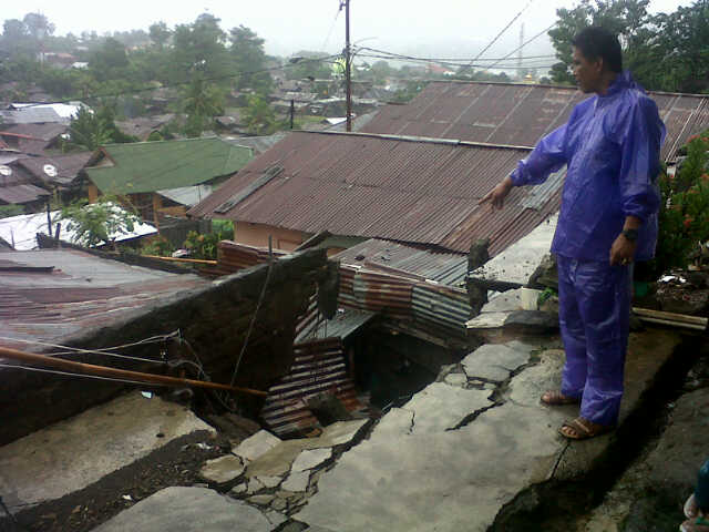 9 Rumah di Pateten Tiga Tertimbun Longsor